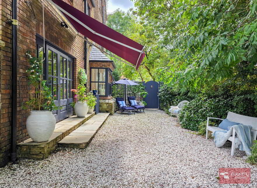'The Manor House', 1 Carnbank, Templepatrick, BT39 0FB
