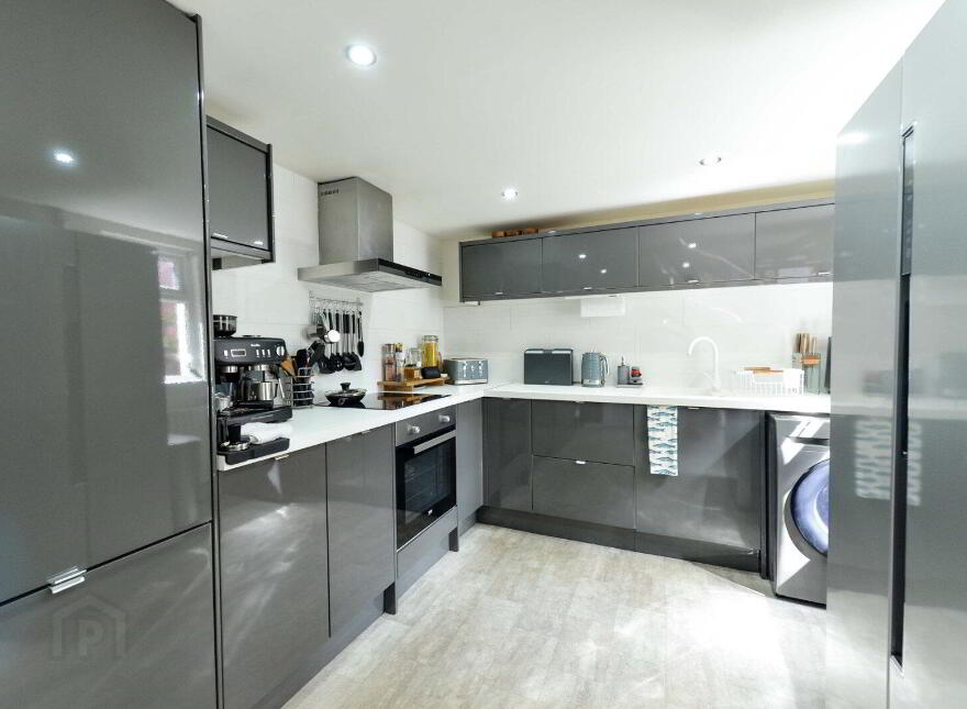 114 Bloomfield Avenue, Belfast, BT5 5AE