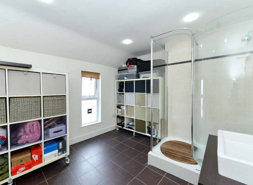 114 Bloomfield Avenue, Belfast, BT5 5AE