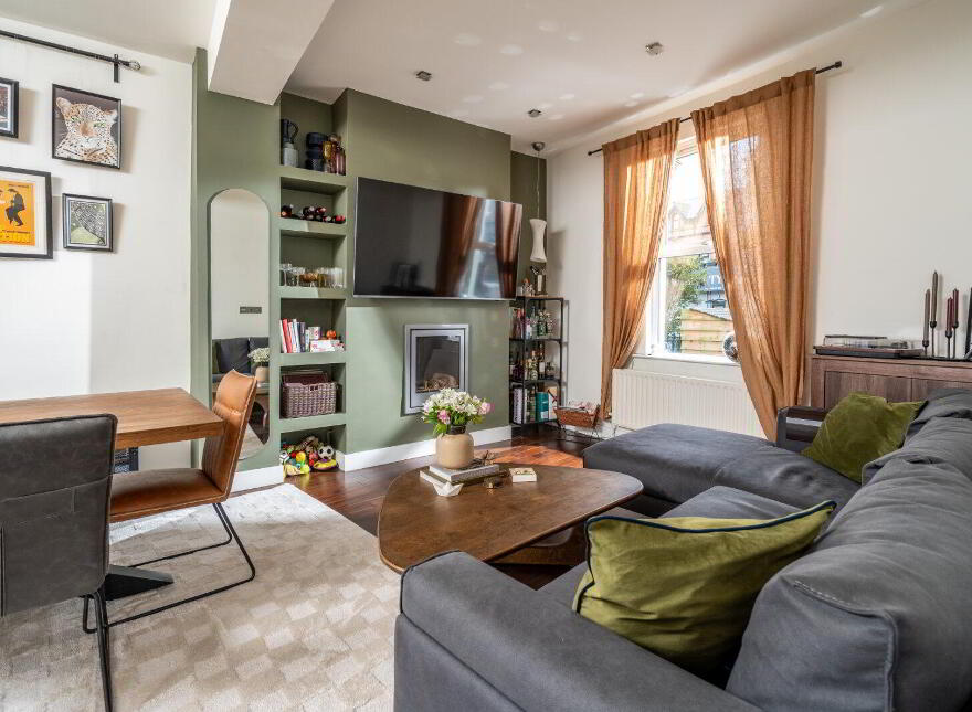 114 Bloomfield Avenue, Belfast, BT5 5AE