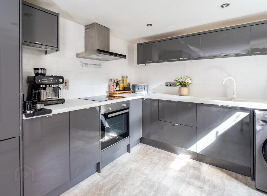 114 Bloomfield Avenue, Belfast, BT5 5AE