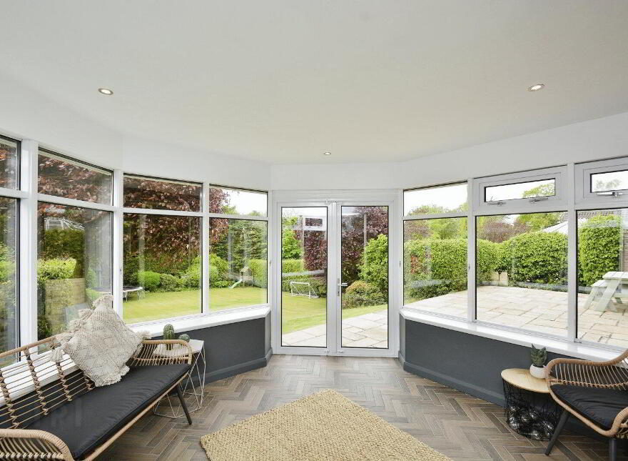 12 Kensington Gardens, Hillsborough, BT26 6HP