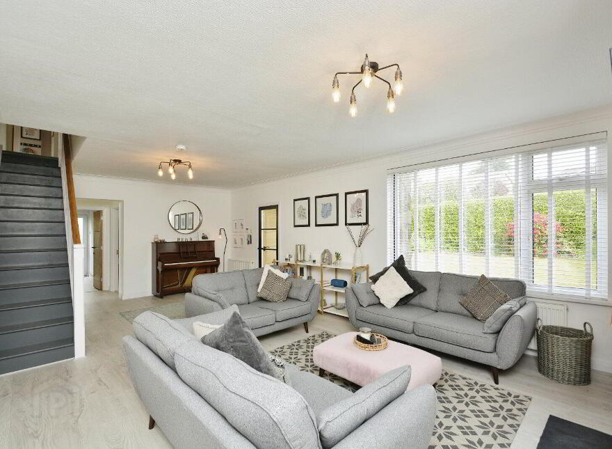 12 Kensington Gardens, Hillsborough, BT26 6HP