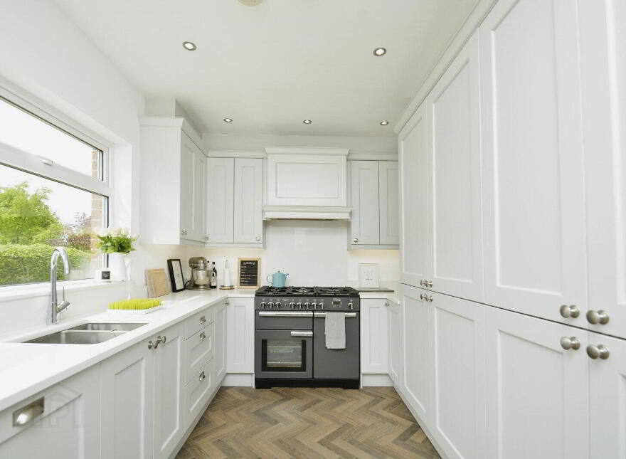 12 Kensington Gardens, Hillsborough, BT26 6HP