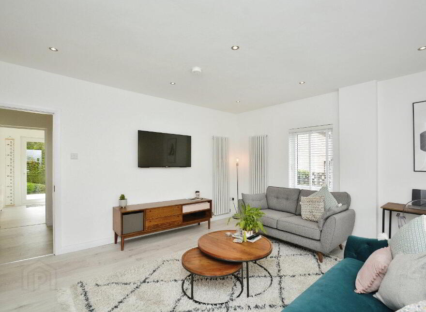 12 Kensington Gardens, Hillsborough, BT26 6HP