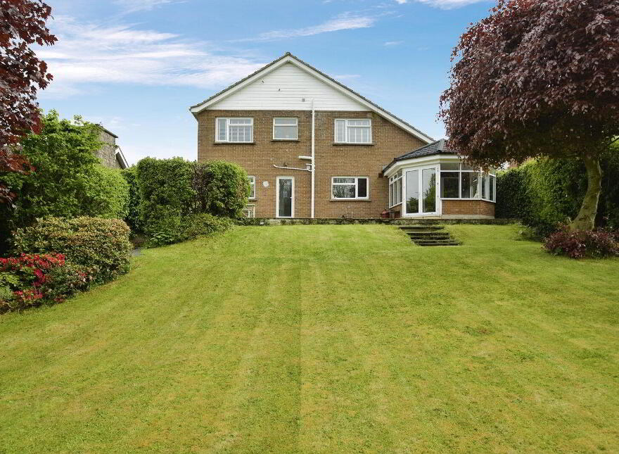 12 Kensington Gardens, Hillsborough, BT26 6HP