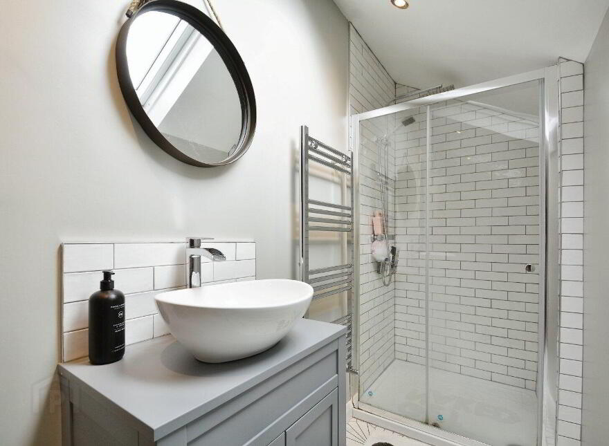 12 Kensington Gardens, Hillsborough, BT26 6HP