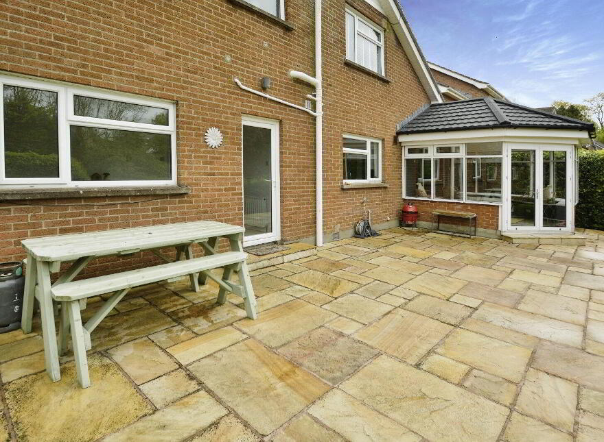 12 Kensington Gardens, Hillsborough, BT26 6HP