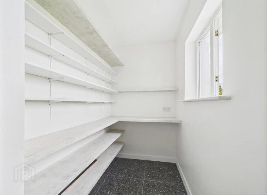 Lisheenboy, Borrisokane, E45HE26