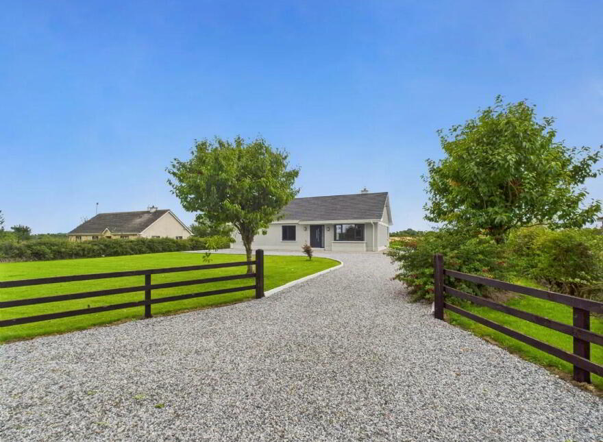Lisheenboy, Borrisokane, E45HE26