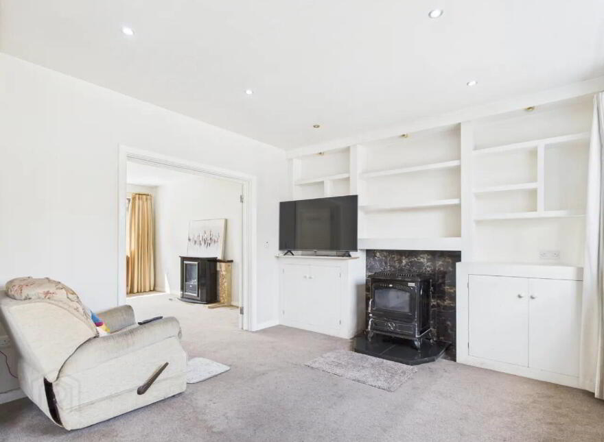 18 Willowmere Drive, Thurles, E41N8X9