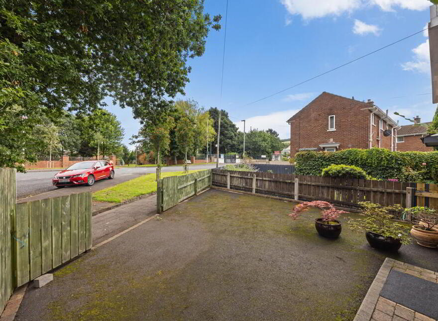 16 Knocknagoney Road, Belfast, BT4 2PW