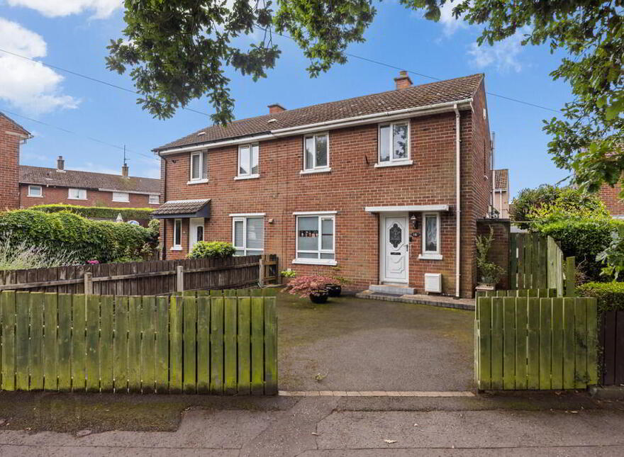 16 Knocknagoney Road, Belfast, BT4 2PW photo
