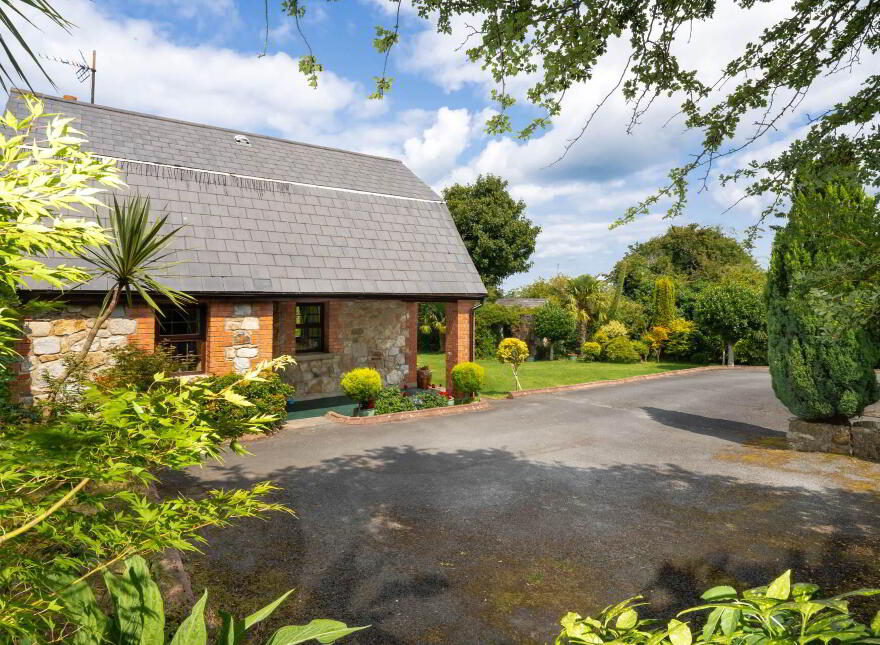 The Mews, Rathmichael Road, Rathmichael, D18KD85
