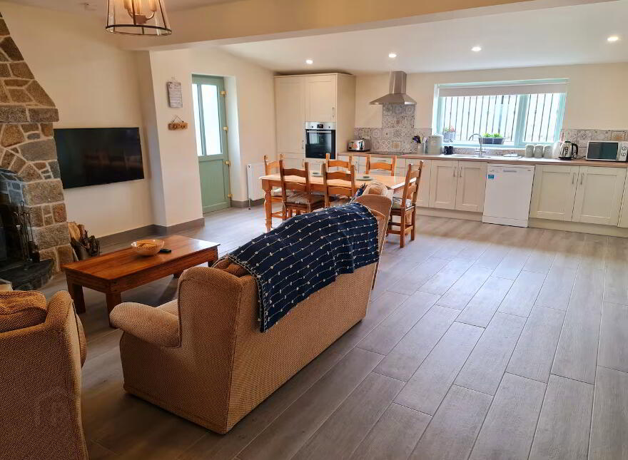 24 Head Road, Kilkeel, BT34 4HU