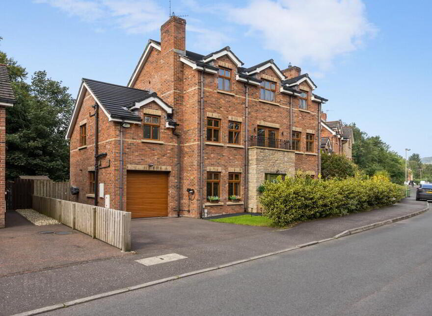 2 Old Golf Course Park, Dunmurry, Belfast, BT17 0FH