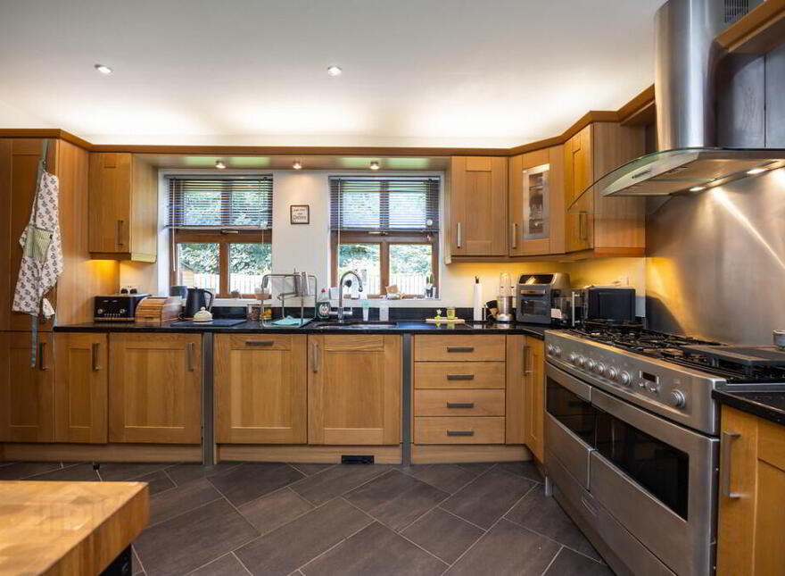2 Old Golf Course Park, Dunmurry, Belfast, BT17 0FH