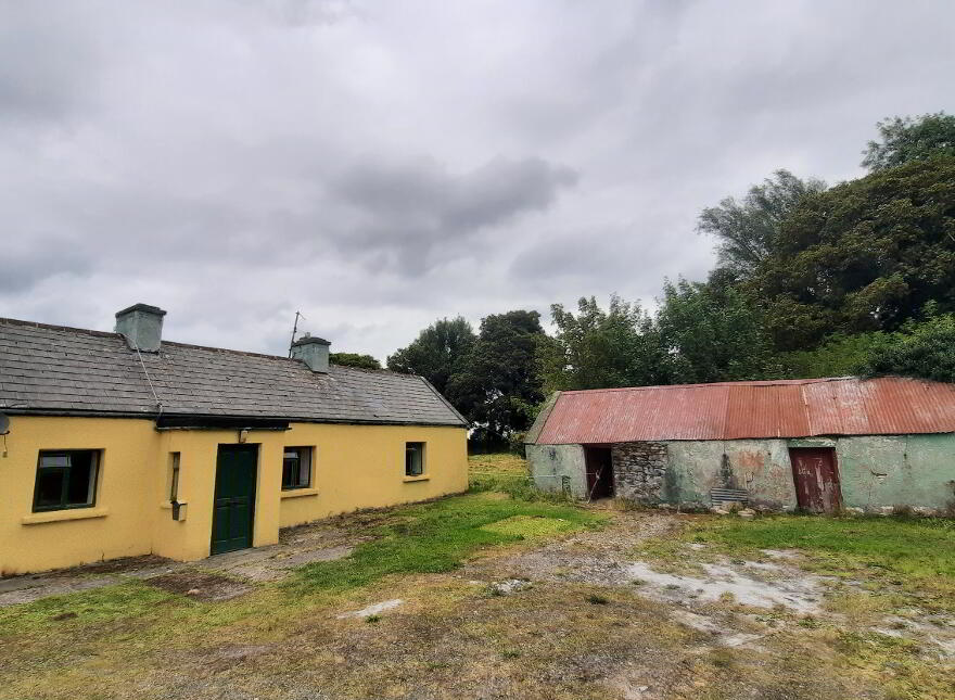 Srah Lower, Carracastle
