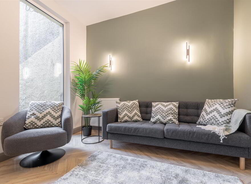Rooms 1, 2 & 6, 300 Beersbridge Road, Belfast, BT5 5DY