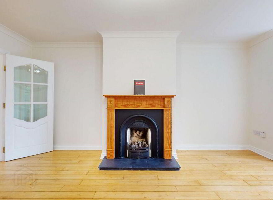 116 Sandford Wood, Swords