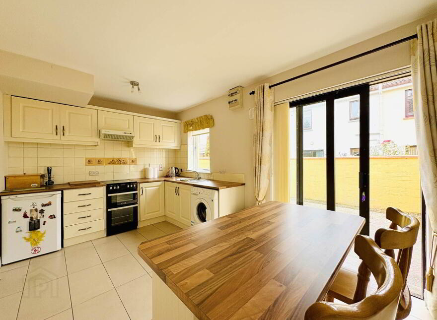 Monavalley, Tralee