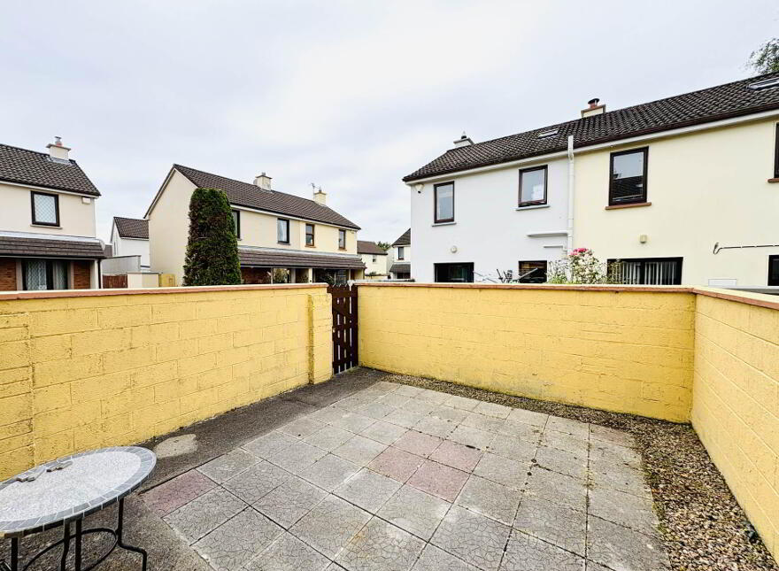 Monavalley, Tralee