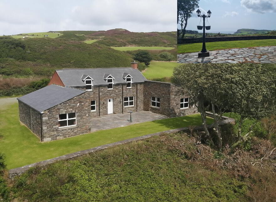 Dooneen, Castletownshend, Skibbereen, P81H702 photo