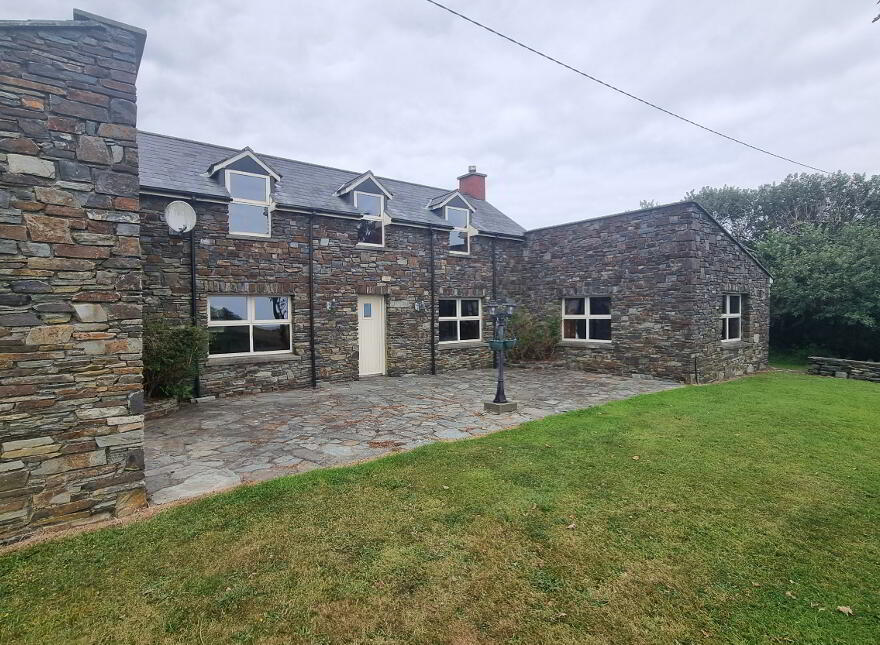 Dooneen, Castletownshend, Skibbereen, P81H702