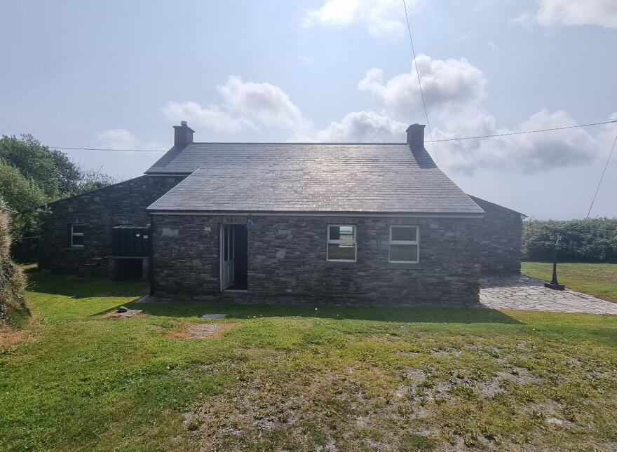 Dooneen, Castletownshend, Skibbereen, P81H702