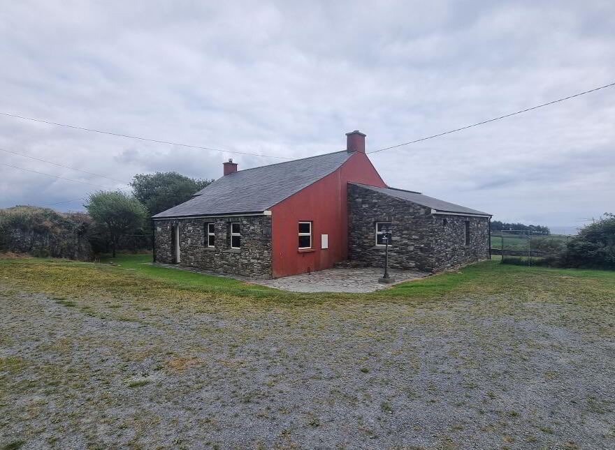 Dooneen, Castletownshend, Skibbereen, P81H702