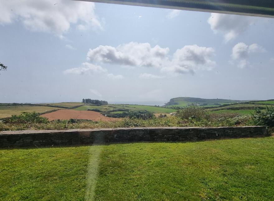 Dooneen, Castletownshend, Skibbereen, P81H702