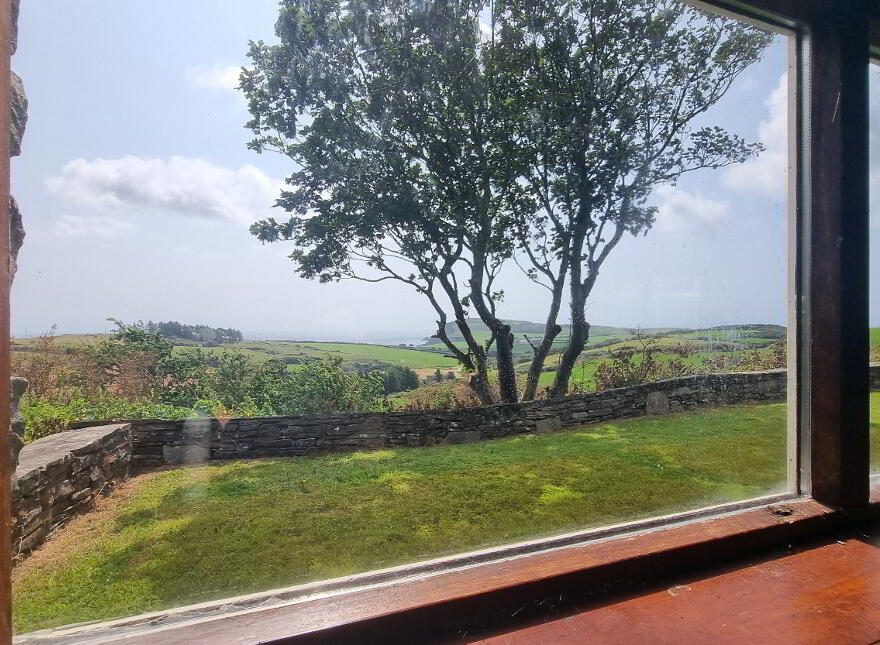 Dooneen, Castletownshend, Skibbereen, P81H702