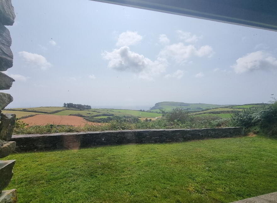 Dooneen, Castletownshend, Skibbereen, P81H702