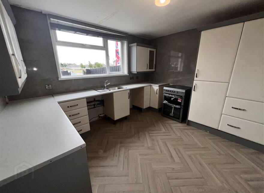 27 Shackleton Walk, Newtownards, BT23 4RE