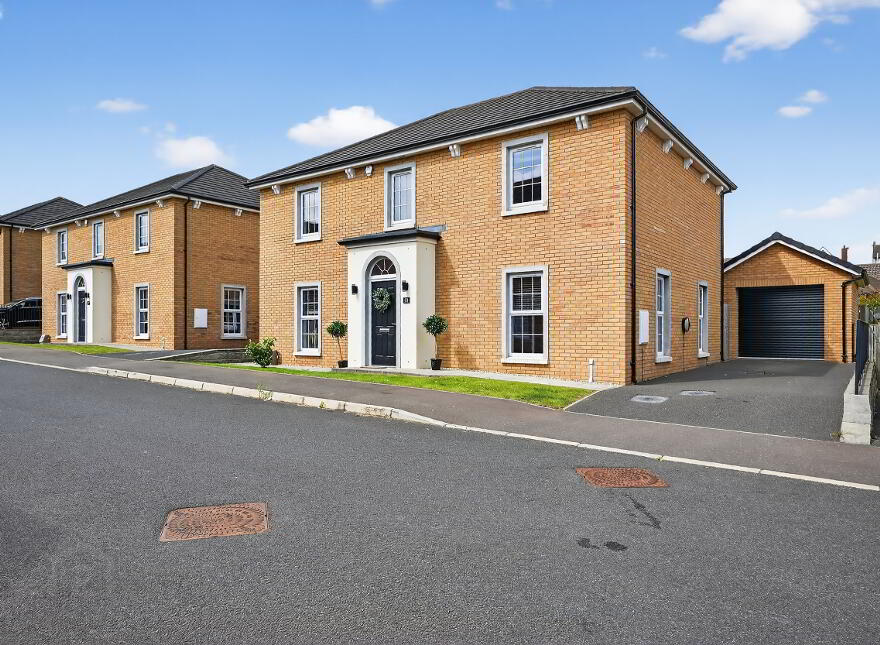 31 Bashford Park Hill, Carrickfergus, BT38 9FG