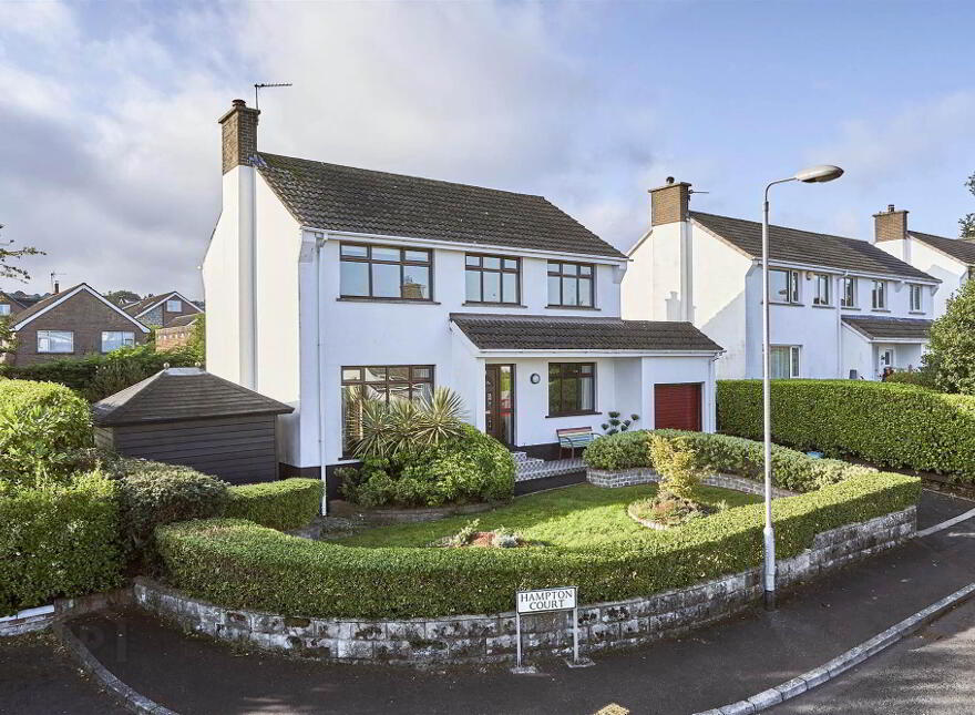 1 Hampton Court, Holywood, BT18 0HU