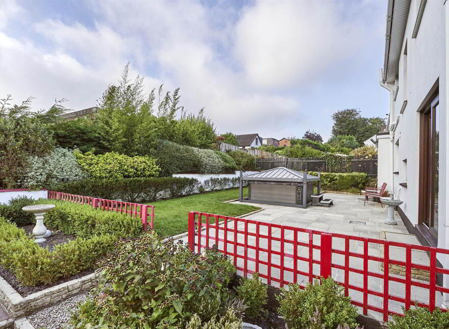 1 Hampton Court, Holywood, BT18 0HU