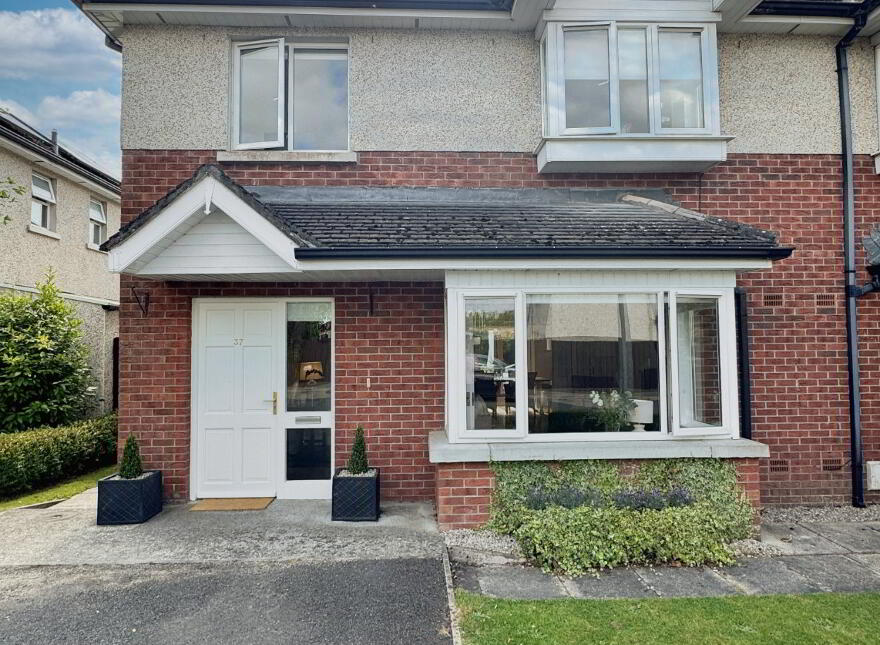 No. 37 Woodvale, Carrickmacross, A81V409