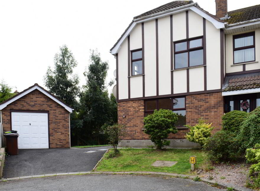 81 Hermitage, Culcavey Road, Hillsborough, BT26 6RJ photo
