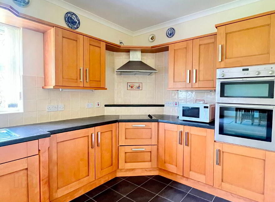 16 Brustin Lee, Ballygally, Larne, BT40 2QA