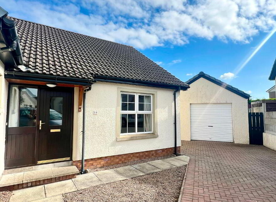 16 Brustin Lee, Ballygally, Larne, BT40 2QA