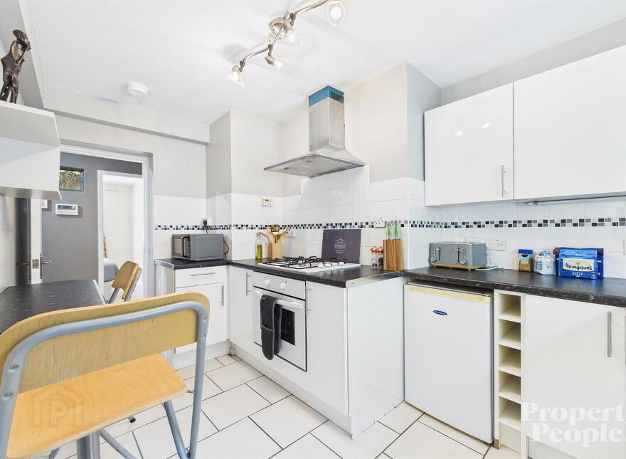 124 Annadale Flats, Belfast, BT7 3AY