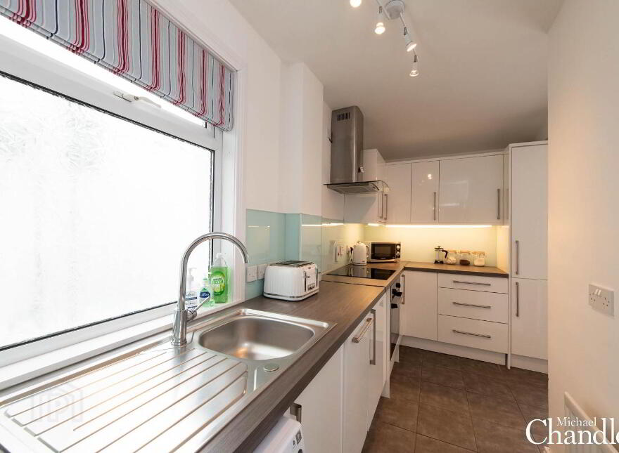 11 Ravenhill Crescent, Belfast, BT6 8JU