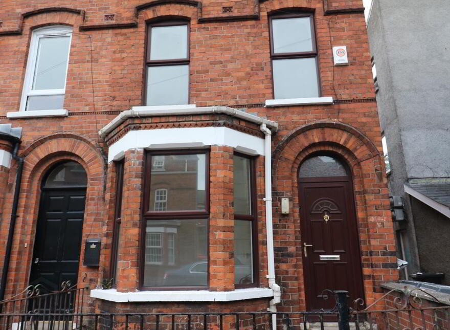 1 St Ives Gardens, Stranmillis, Belfast, BT9 5DN photo