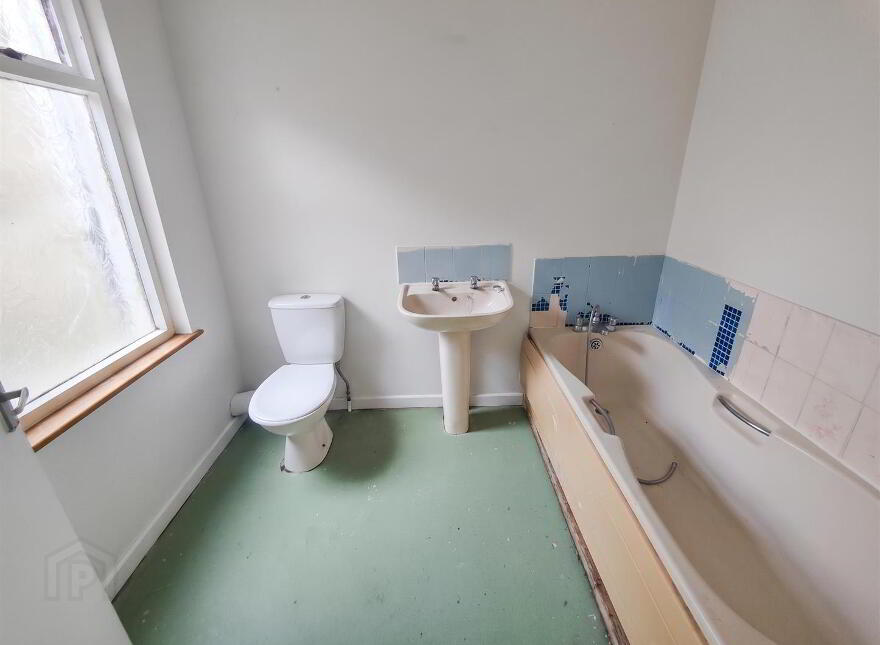 19 Ainsworth Drive, Belfast, BT13 3EJ