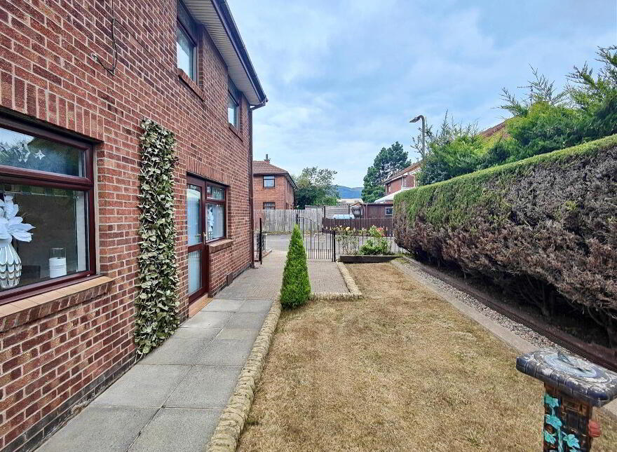 7 Silver Birch Courts, Belfast, BT13 2JJ