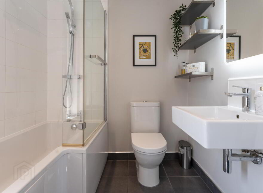 4 Seapark Avenue, Holywood, BT18 0LL