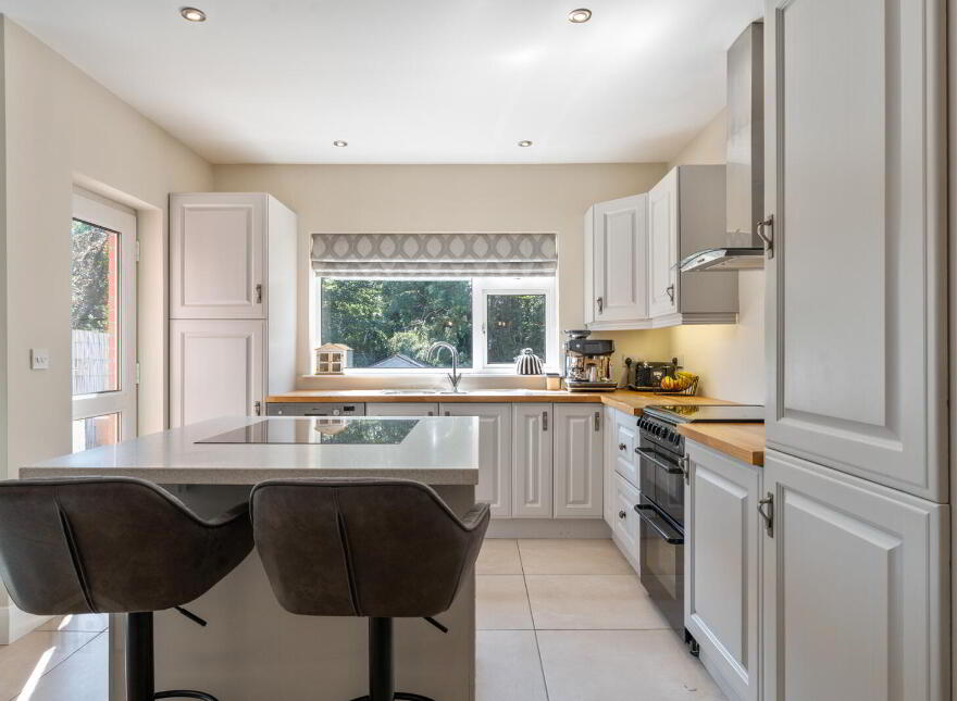 4 Seapark Avenue, Holywood, BT18 0LL