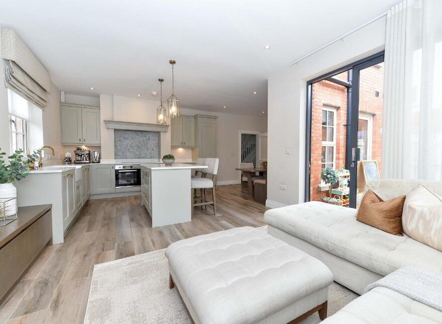 11 Goldenview Park, Carrickfergus, BT38 8RS