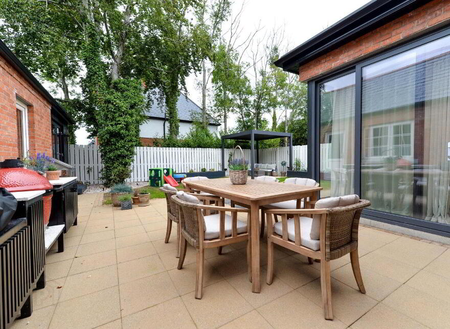 11 Goldenview Park, Carrickfergus, BT38 8RS